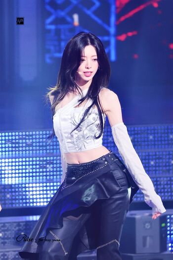 Yuna - ITZY (유나, Shin Yu Na)