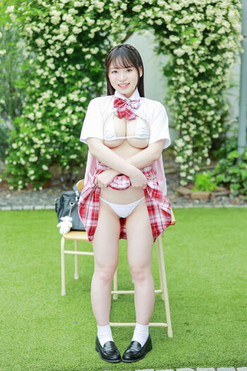 Yuna Shirahoshi 白星優菜