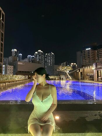 Leaked Yunxvly page private photo viral onlyfans