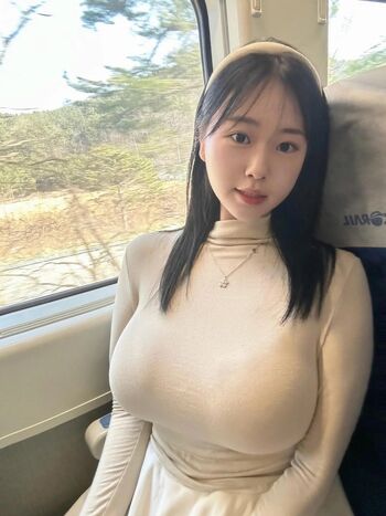 Leaked Yunxvly page private photo viral onlyfans