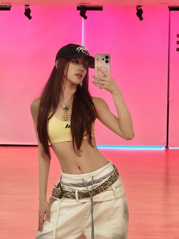 Leaked Yuqi page private photo viral onlyfans