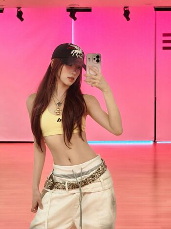 Leaked Yuqi page private photo viral onlyfans