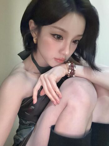 Leaked Urfavonlinegirlfriend/ private photo viral onlyfans