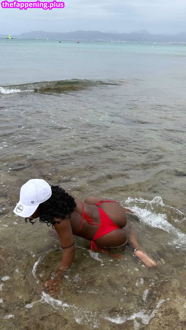 Yyaizabennett Çıplak OnlyFans Fotoğrafı #2