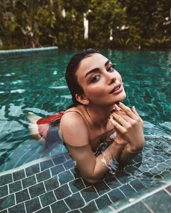 özge Yağız