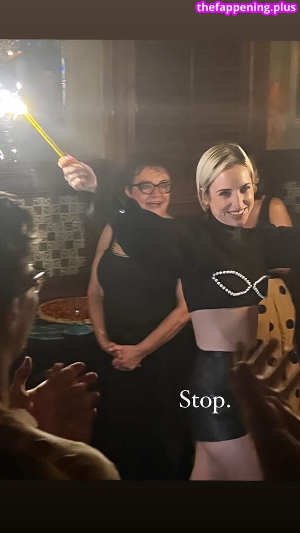 Zoe Lister Jones / https: / zoelisterjones Photo OnlyFans Nu #21