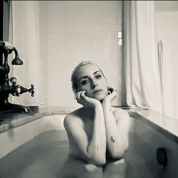 Zoe Lister Jones