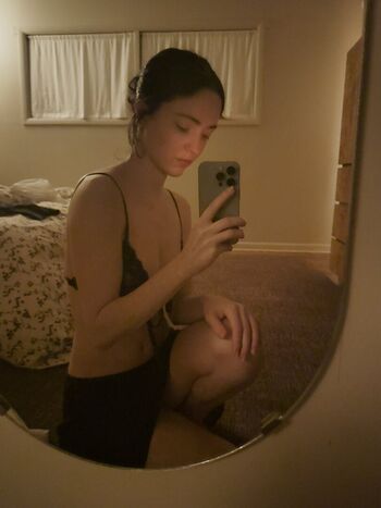 Leaked Zoeplzshutup private photo viral onlyfans