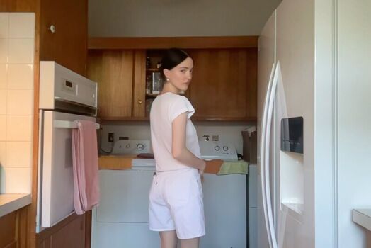 Leaked Zoeplzshutup private photo viral onlyfans