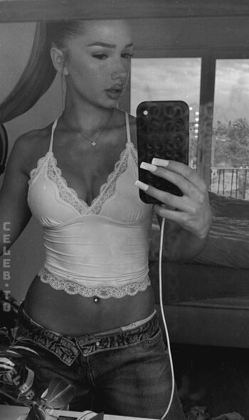 Leaked Zoesalg page private photo viral onlyfans