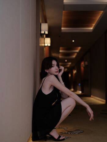 Zoey_047