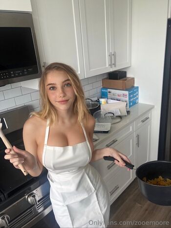 Leaked Zooemoore private photo viral onlyfans