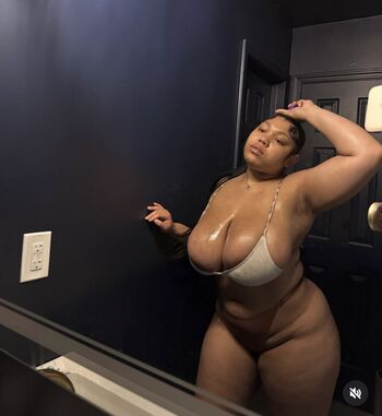 Leaked Zoranaomii private photo viral onlyfans